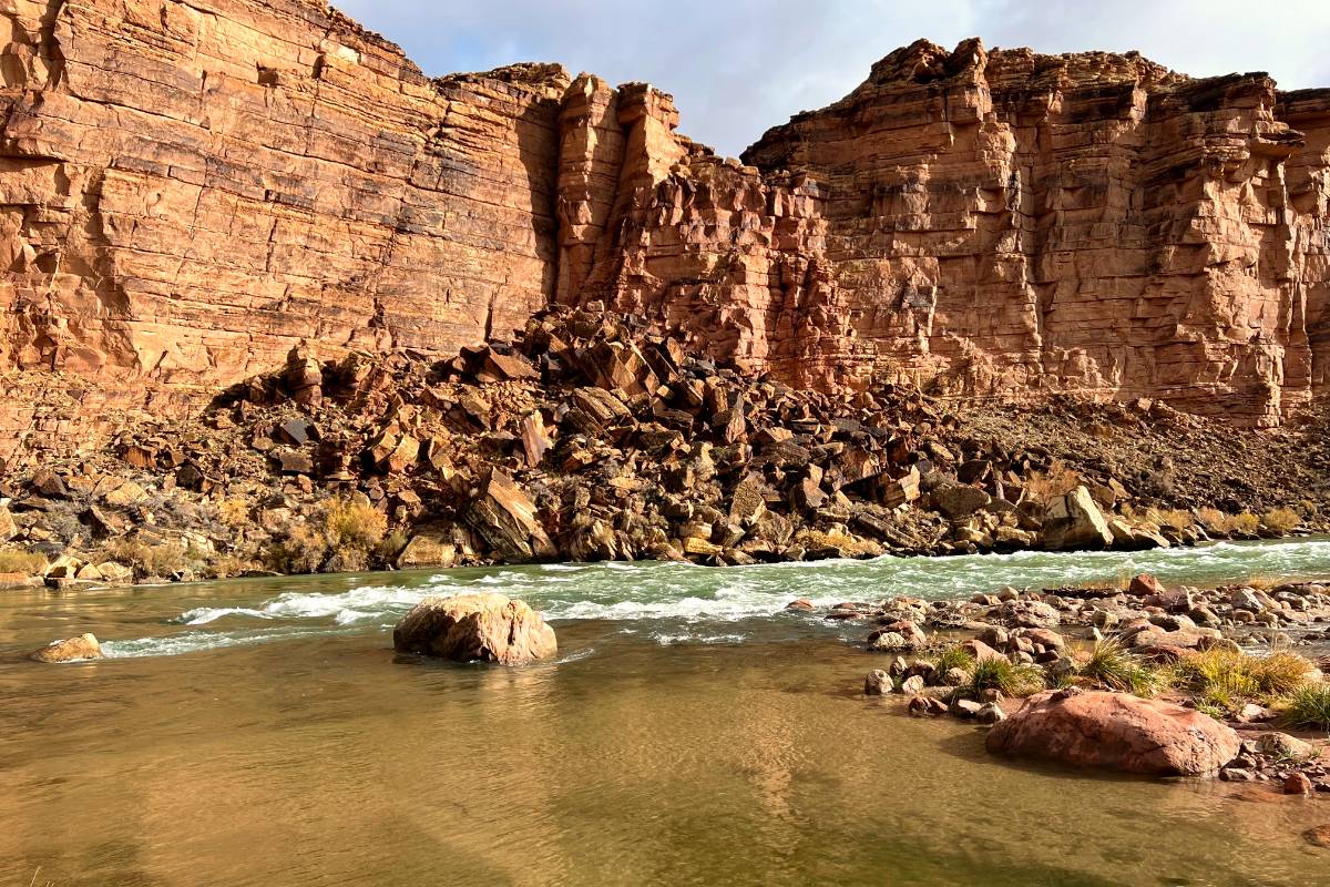 Am Ufer des Colorado River